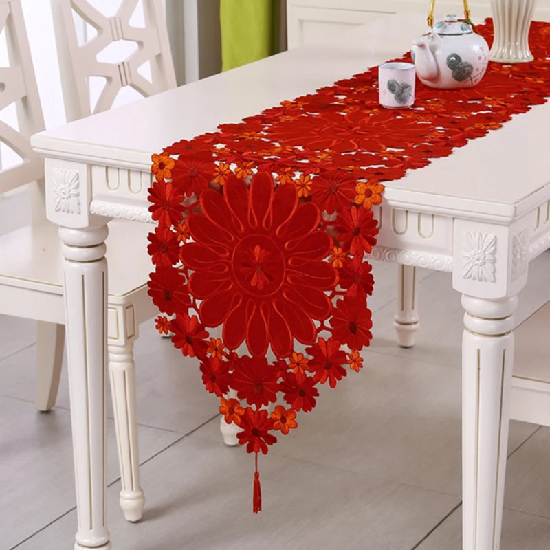 Embroidered Table Flag Luxury Poinsettia Holly Table Runner For Coffee Desk Xmas Placemat Decorations Lace Tablecloth