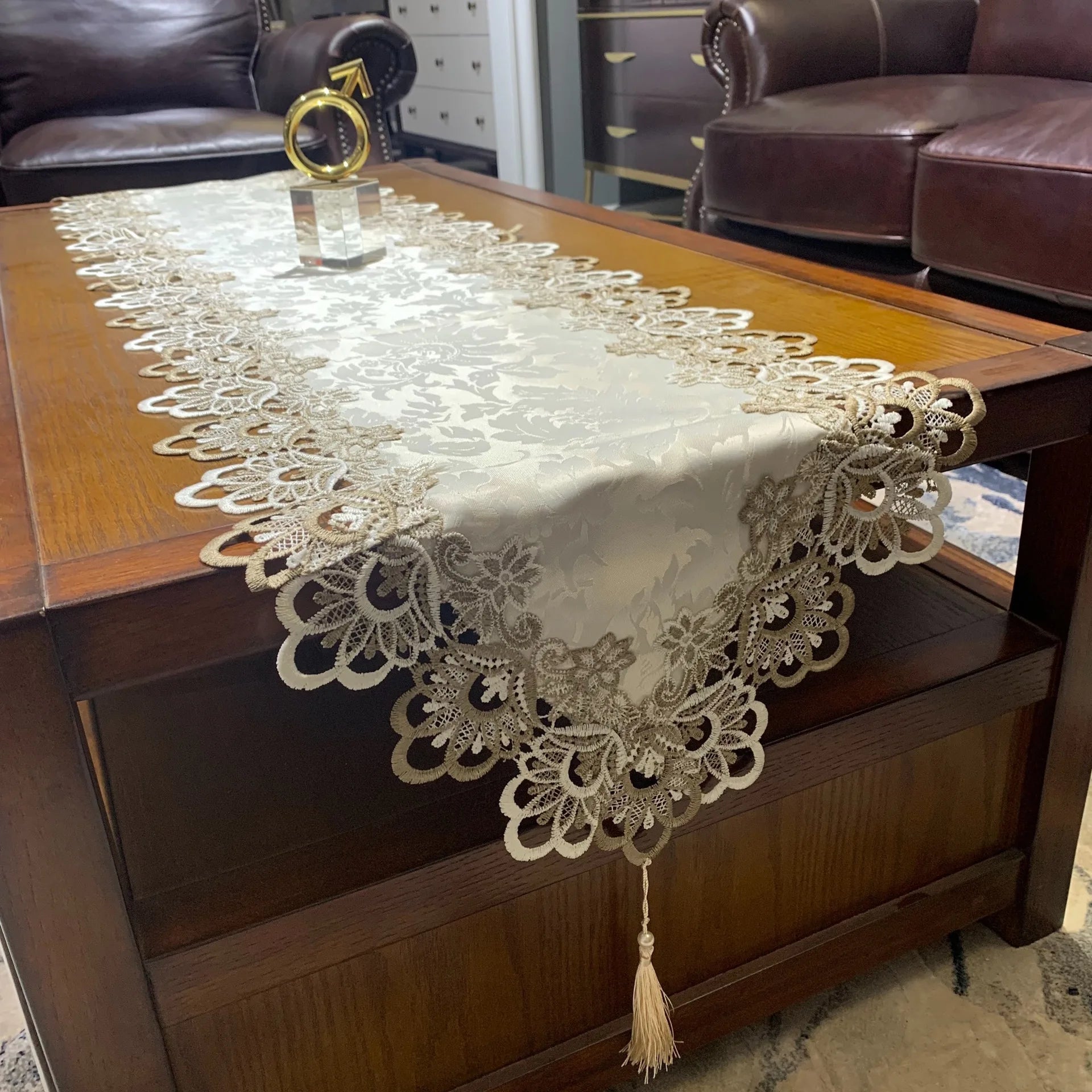 YOMDID Oval Lace Table Runner Embroidered Cabinet Tablecloth Lace Pendant Tassel Dresser Table Flag Dust Cover Manteles De Mesa